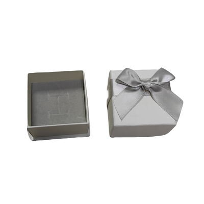Good price Customizable Jewelry Paper Box with rigid greyboard art paper hot stamping embossing and magnetic closure ideal for rings necklaces earrings online